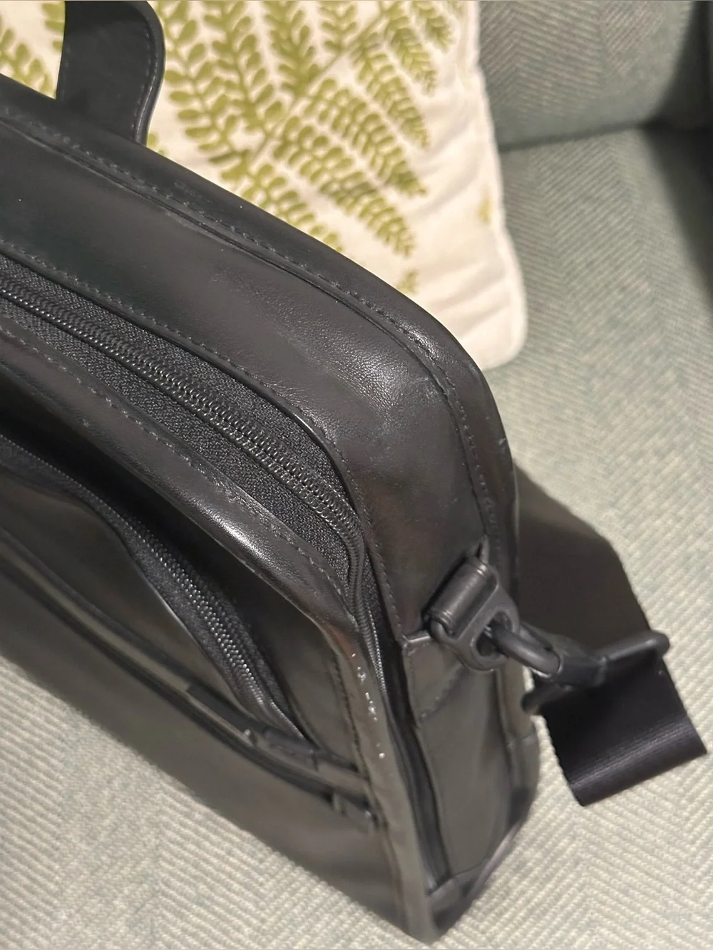 Tumi Black Leather Business Briefcase with Shoulder Strap